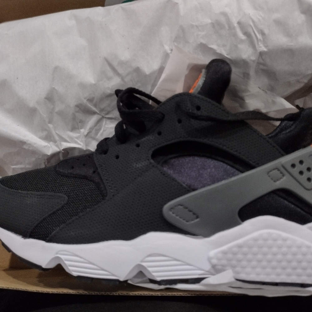 Nike Huarache size 10 men